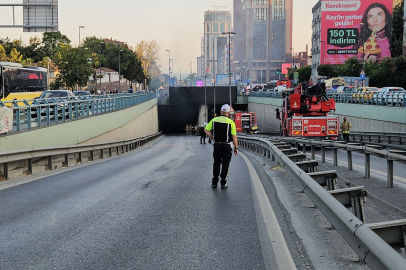 İstanbul Zincirlikuyu'da İETT otobüsü alevlere teslim oldu
