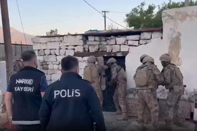 Kayseri'de zehir tacirlerine eş zamanlı operasyon: 17 gözaltı