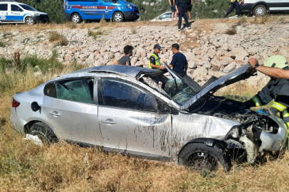 Konya'da devrilen otomobilde anne, bebeği ve kız kardeşi hayatını kaybetti