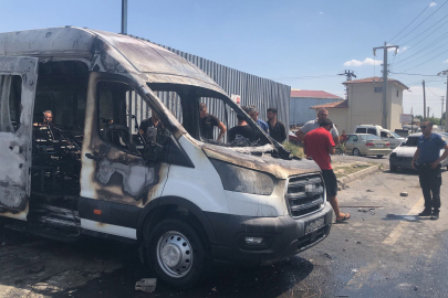 Nevşehir'de kaynak yapılan minibüs bir anda alev aldı