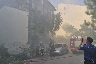 Tekirdağ'da metruk binada yangın çıktı