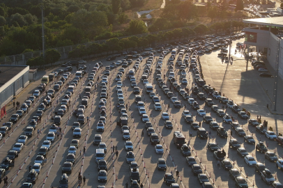 Kapıkule'de sezonun en hareketli günü yaşandı