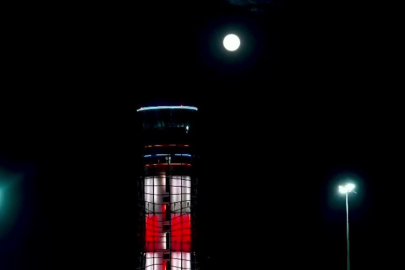 Sabiha Gökçen Havalimanı Hava Trafik Kontrol Kulesi, 15 Temmuz'da kırmızı-beyaza bürünecek