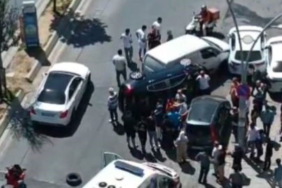 İstanbul Sultangazi'de hatalı U dönüşü yapan şahıs kazaya neden oldu: 2 yaralı