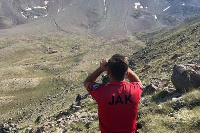 Kayseri Erciyes'e zirve tırmanışı yapan dağcı mahsur kaldı