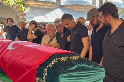 Kocaeli'de son yolculuğuna evladıyla yan yana uğurlandı