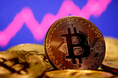 Bitcoin ilk kez "122 bin dolar"ı geçti