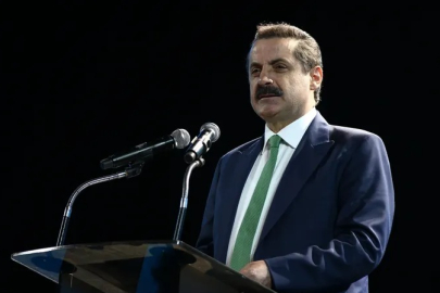 AK Parti Artvin Milletvekili Faruk Çelik'ten 15 Temmuz mesajı!