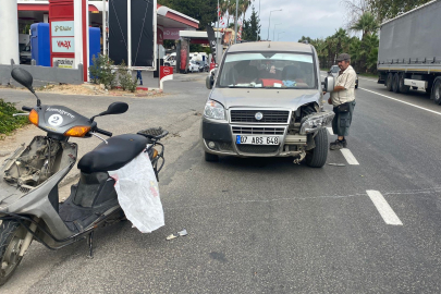 Antalya'da hafif ticari araç ile çarpışan motosikletli yaralandı