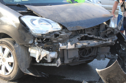 Aydın'da kırmızı ışık ihlali kaza getirdi: 1 yaralı