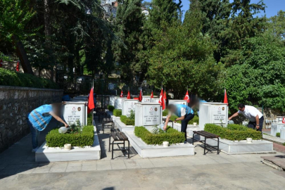 Bursa Denetimli Serbestlik Müdürlüğü’nden şehitler ve gazilere vefa ziyareti