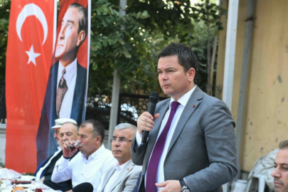 Bursa'da Başkan Aydın halkın dertlerini dinleyerek çözümler üretiyor