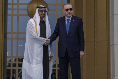Cumhurbaşkanı Erdoğan, BAE Devlet Başkanı Al Nahyan'ı resmi törenle karşıladı