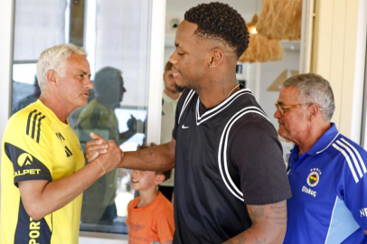 Fenerbahçe'de Jhon Duran kampa katıldı