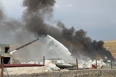 Gaziantep'te geri dönüşüm fabrikasında yangın