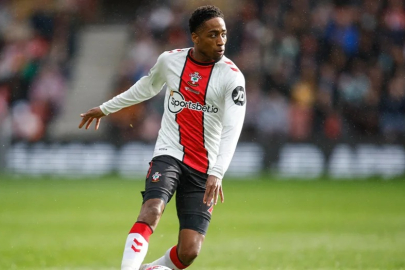 Geldiği gibi gitti: Fenerbahçe'de bir ayrılık daha, yeni takımıyla imzalıyor