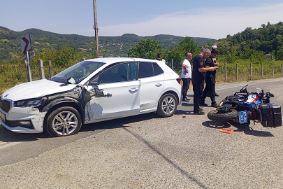 Zonguldak'ta jandarma motorize timi ile otomobil çarpıştı