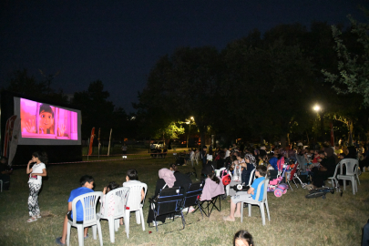 Bursa Osmangazi’de açık hava sinema keyfi devam ediyor