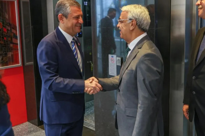 CHP lideri Özel DEM Parti heyetiyle görüştü