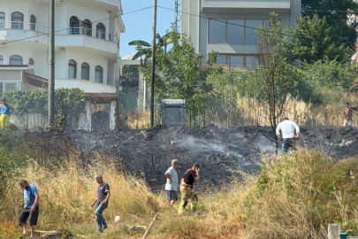 Düzce'de binaların arasındaki yangın korkuttu