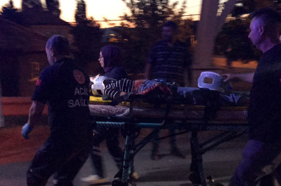 Sivas'ta aracın çarptığı genç kız yaralandı