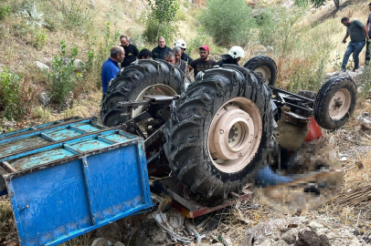 Burdur'da dereye taş dökerken devrilen traktörün altında kaldı, cansız bedeni 1 saat sonra bulundu