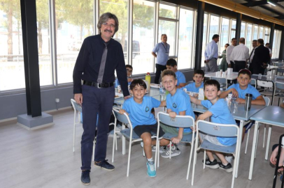 Bursa Uludağ Üniversitesi'nin yaz okulunda minikler eğitimi ve eğlenceyi bir arada yaşıyor