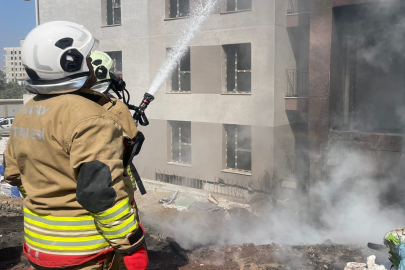 Hatay'da şantiye yangını büyümeden söndürüldü