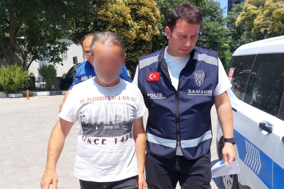 Samsun'da park halindeki otomobilin üzerine battaniye örtüp ateşe verdi