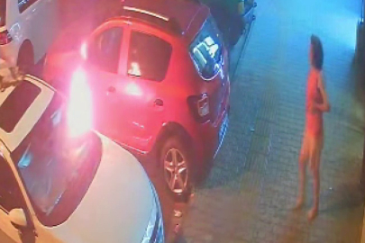 Samsun'da park halindeki otomobilin üzerine battaniye örtüp ateşe vermişti