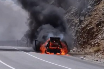 Adıyaman’da otomobil cayır cayır yandı