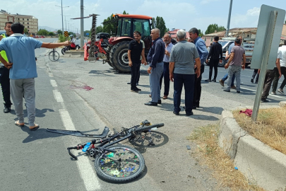 Ağrı'da minibüsün çarptığı 14 yaşındaki bisikletli çocuk hayatını kaybetti
