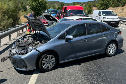 Balıkesir'de asfaltın erimesi zincirleme kazaya neden oldu: 8 yaralı