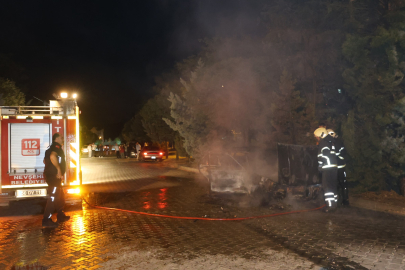 Nevşehir'de Tofaş otomobil iki dakikada alev topuna döndü