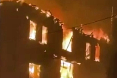 Sakarya'da yangın, tahliye edilen mahalleye sıçradı: Evler alev topuna döndü