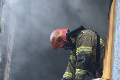 Bursa'da korkutan yangın! Ev sahibi dumandan etkilendi