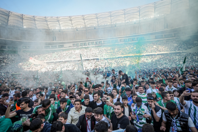 Bursaspor taraftarı bu kez gülerek cevap verdi!