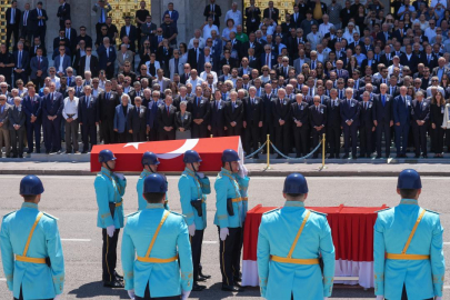 Eski CHP Genel Başkanı Öymen için Meclis'te tören düzenlendi
