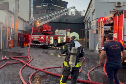 Kocaeli’de demir çelik fabrikasında yangın çıktı
