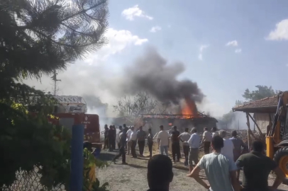 Tokat'ta çıkan yangında 1 ev ve 2 ahır küle döndü