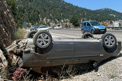 Antalya Akseki'de otomobil yoldan çıkıp takla attı: 2 yaralı