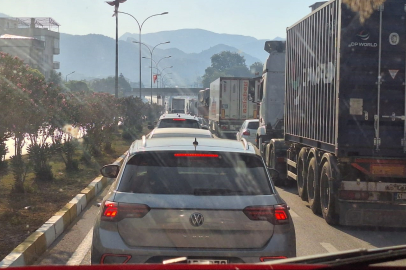 Bilecik'te yangın nedeniyle çevreyolu yeniden trafiğe kapatıldı