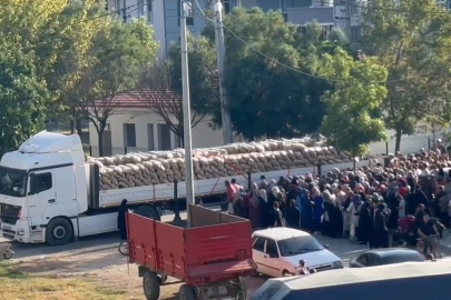 Bursa'da bir hayırsever 30 ton patatesi ücretsiz dağıttı