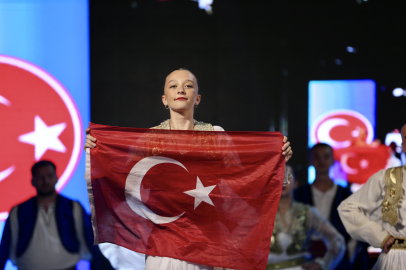 Bursa'da "Türk Dünyası Halk Oyunları Şöleni" düzenlendi