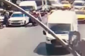 İstanbul Beyoğlu’nda zincirleme kazaya neden olan İETT otobüsünün sürücüsü gözaltına alındı