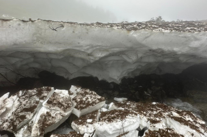 Rize'de kar kütlesi altında kalan kadının cansız bedenine ulaşıldı