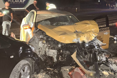 Zonguldak Çaycuma'da ticari taksi tıra arkadan çarptı: 1 yaralı