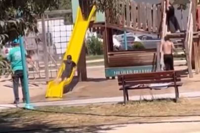 Bursa'da belediye personeli ile çocukların eğlenceli anları yüzleri güldürdü