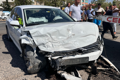Şanlıurfa Siverek'te iki otomobil kafa kafaya çarpıştı: 1 ölü, 4 yaralı