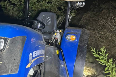 Antalya'da devrilen traktörün altında kalan sürücü öldü